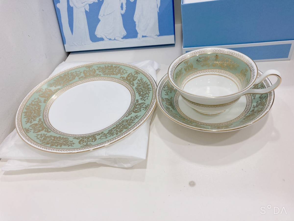 ◆稀少品 WEDGWOOD Columbia sage green ウエッジウッド コロンビアセージグリーン ケーキ皿とカップ&ソーサー ケーキ皿完全未使用 箱付き_画像2