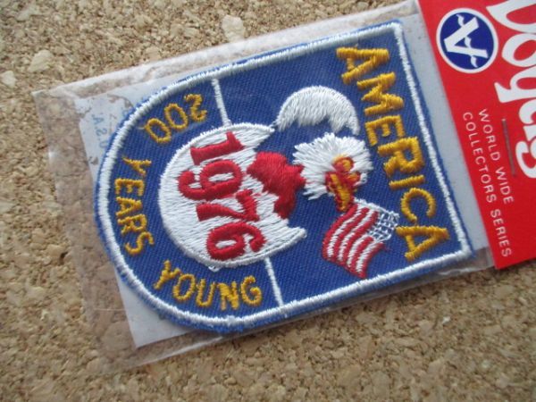 70s Voyager米国製AMERICA 200YEARS YOUNG 1976建国200周年ビンテージ ワッペン/星条旗MADE IN USAスーベニアPATCH小鳥vintageパッチ古着D9_画像2