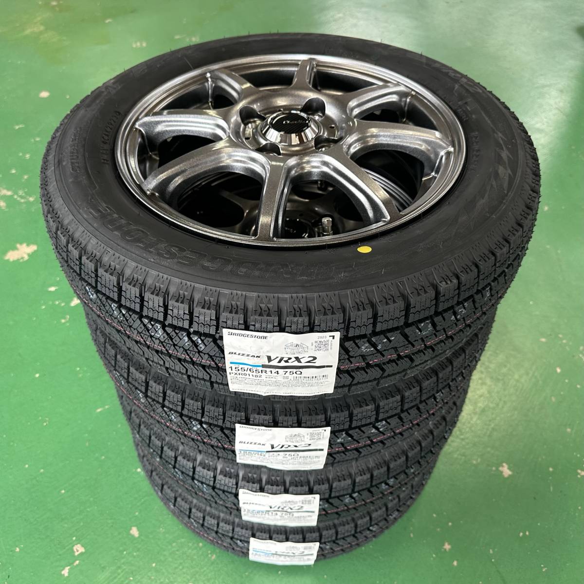 【4本送料込み 47000円～】新品 2023年製 ブリヂストン VRX2 155/65R14 +アルミ ホイール 4本セット 14×4.5J +45 4H100■九州は発送不可■_画像2