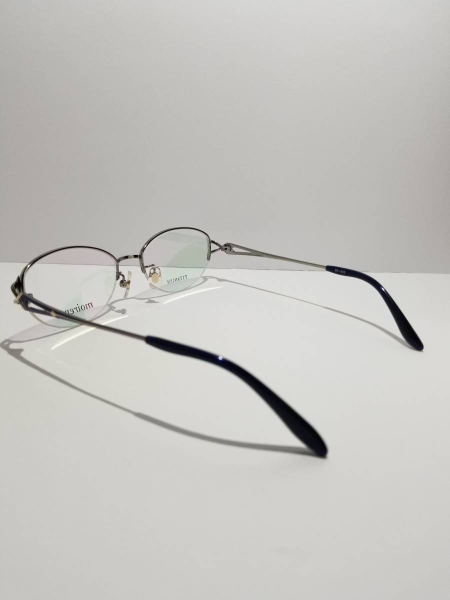 未使用 眼鏡 メガネフレーム moirence 68-605 LG チタン 軽量 オシャレ シンプル ハーフリム 男女兼用 メンズ レディース 52口17-135 T-1_画像5
