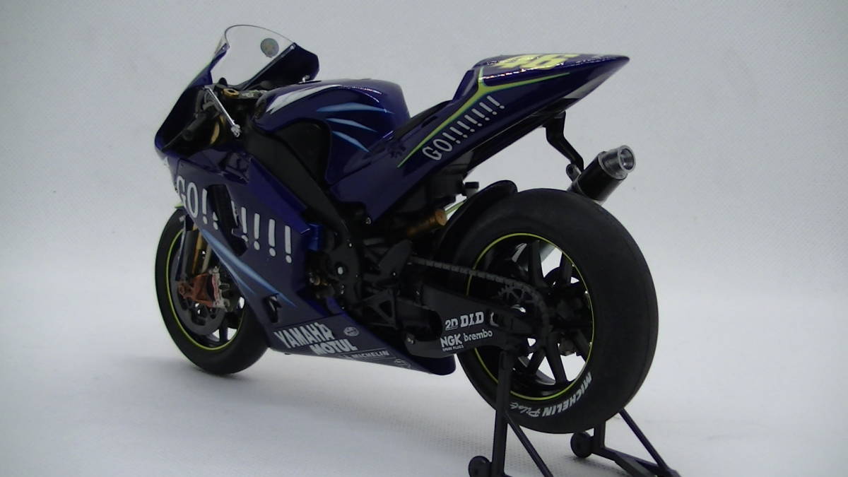 タミヤ1/12 YANAHA YZR-M1 No.46 V.ロッシ仕様(完成品）_画像6