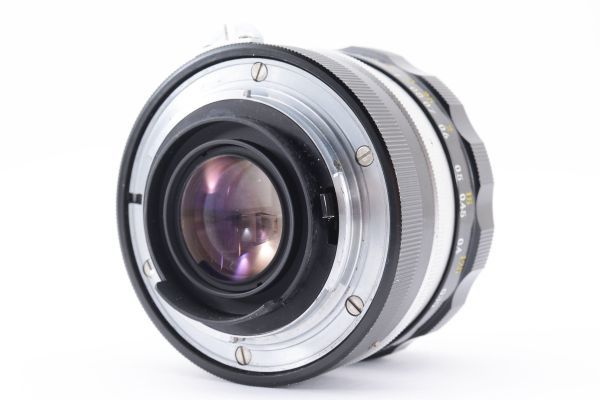 [Rank:AB] 完動良品 Nikon Nikkor-N Auto 24mm F2.8 MF Wide Lens MF一眼レフ用 単焦点 広角 レンズ / ニコン おまけでケース付 #3089の画像4