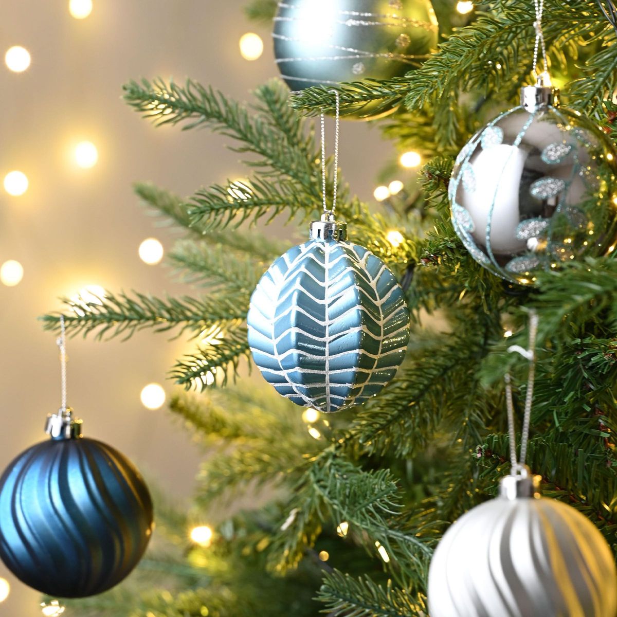 Valery Madelyn クリスマス オーナメント クリスマスボール　ツリー飾り　8cm 16個入り 北欧風 銀青色 おしゃれ