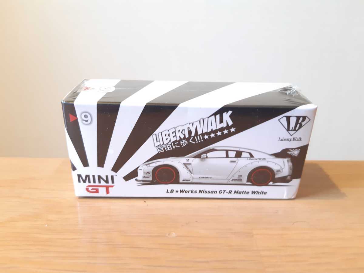 未開封 LIBERTY WALK 1/64 MINI GT GT-R リバティーウォーク R35 マットホワイト 右 RHDの画像1