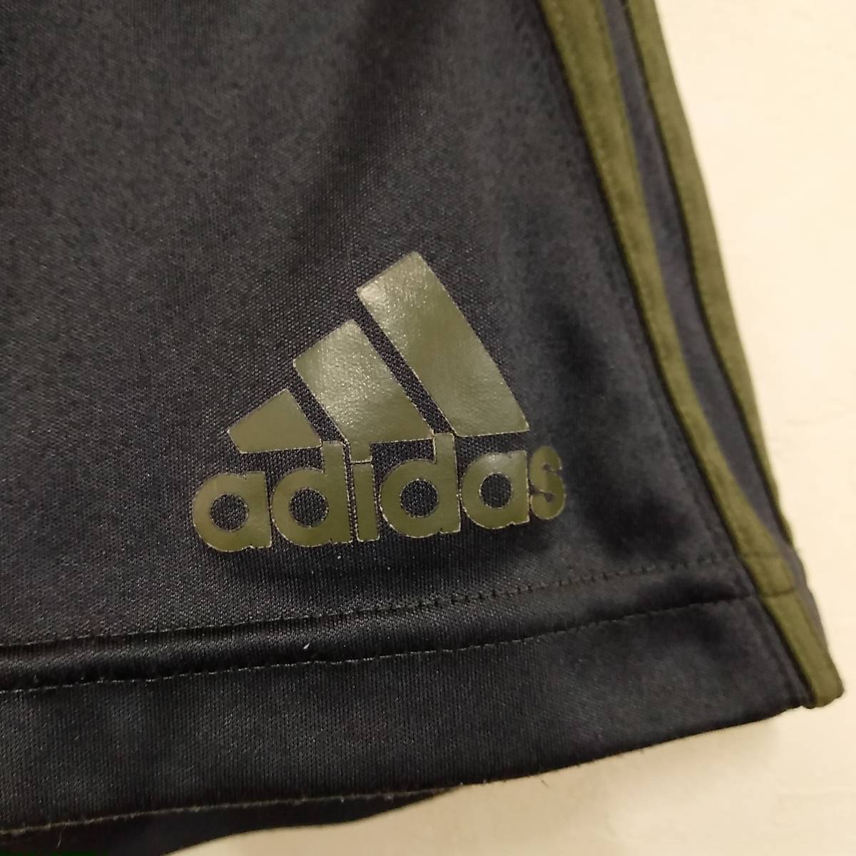 ★【古着】adidas(アディダス)　ハープパンツ(ジャージパンツ)　Oサイズ(XLサイズ相当)　濃いグレー_画像2