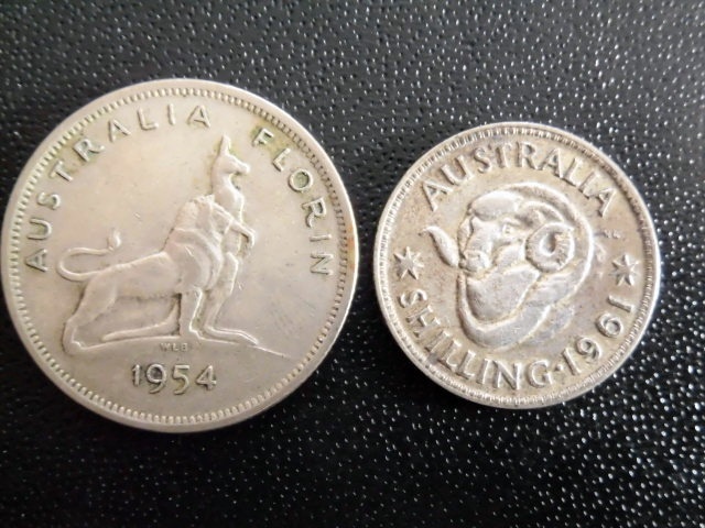オーストラリア 銀貨 2枚 カンガルー 1フローリン 1954年 + 羊 1シリング 1961年 シルバーコイン 硬貨_画像1