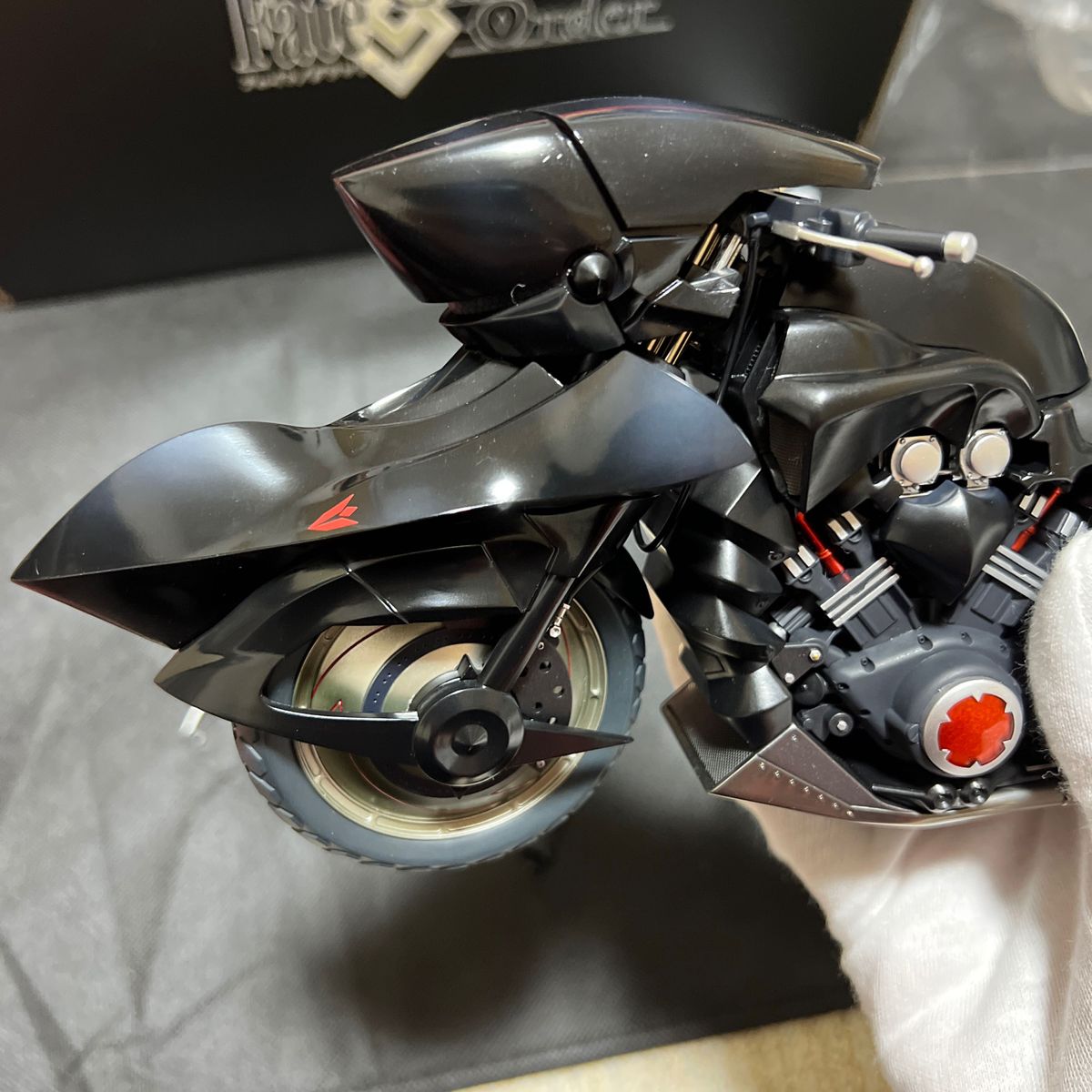 セイバー/アルトリア・ペンドラゴン〔オルタ〕&キュイラッシェ セイバー/アルトリア・ペンドラゴン〔オルタ〕&キュイラッシェ