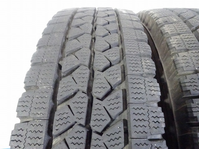 ブリヂストン BLIZZAK W979 205/85R16 117/115L LT★8分山 2021年製 4本価格 スタッドレス【福島発 送料無料】FUK-D12509★冬_画像2