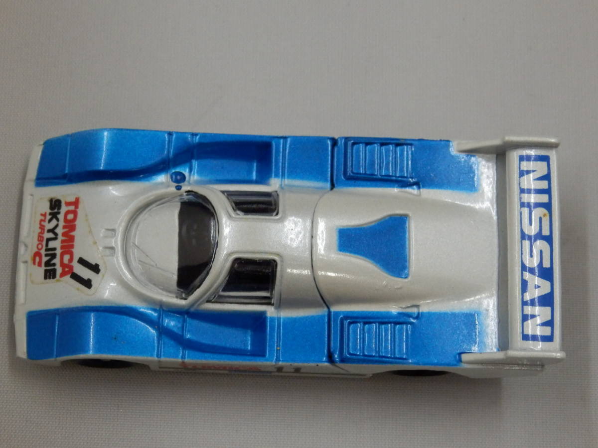 74-4 Tomica Nissan Skyline Turbo C Hasegami Masahiro標誌性平台，配藍色盒子，日本製造 原文:74-4 トミカ 日産 スカイライン ターボC 長谷見昌弘 サイン入り プレート台付き 青箱 日本製