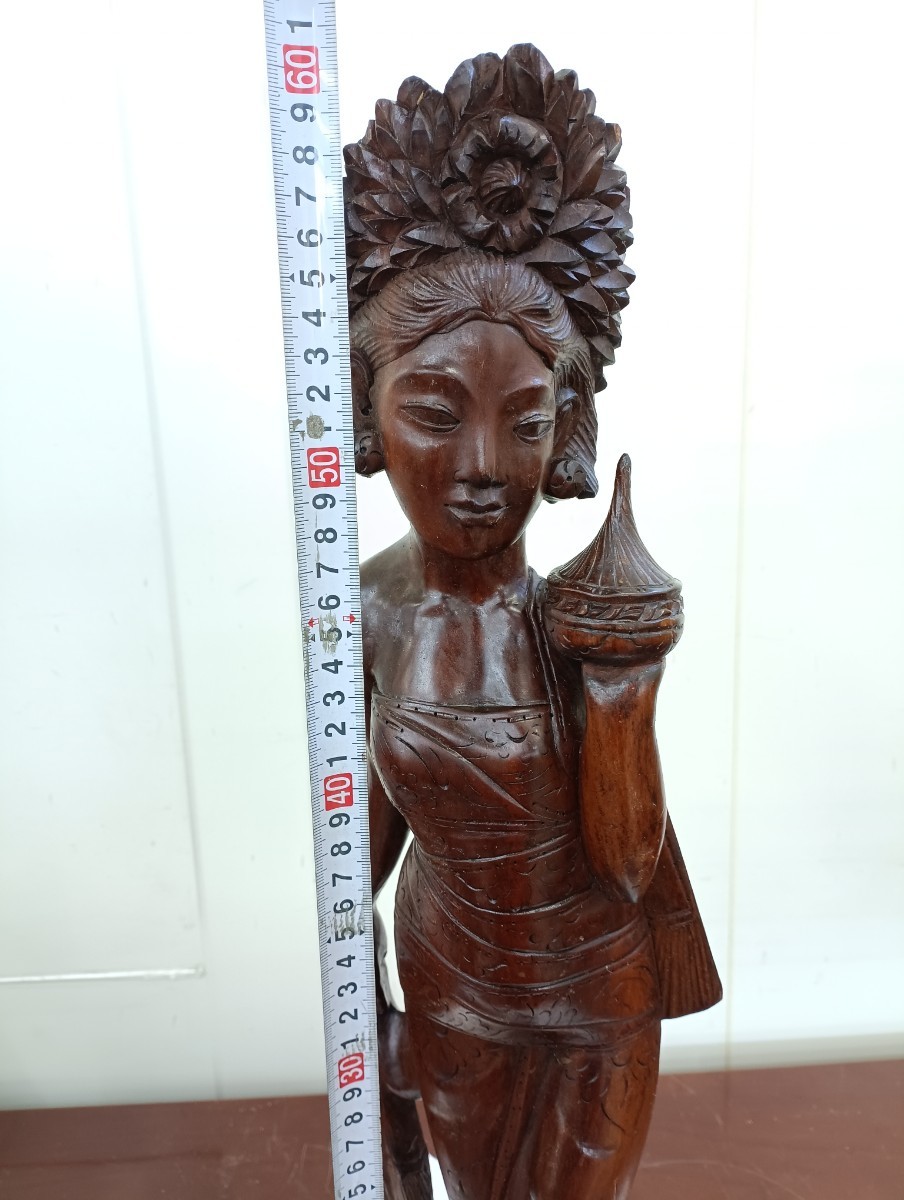 8-11-23-7バリ島・木彫り女性像・置物・インテリア 中古品 サイズ 高さ60cm 幅12cm_画像7