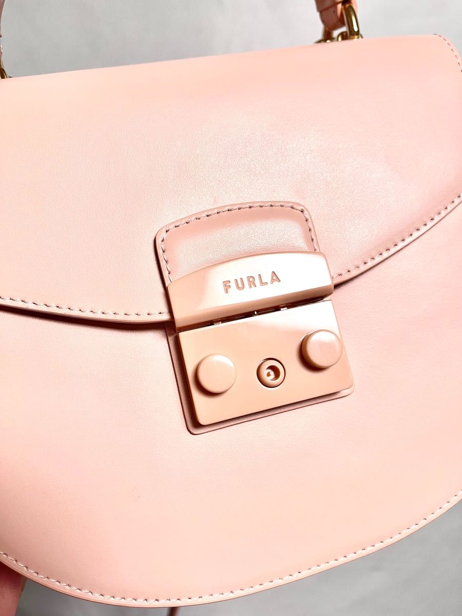 超美品☆ FURLA フルラ　メトロポリスS  ラウンド ショルダーバッグ　　ピンク　レザー　ハンドバッグ 保存袋付き　肩掛け