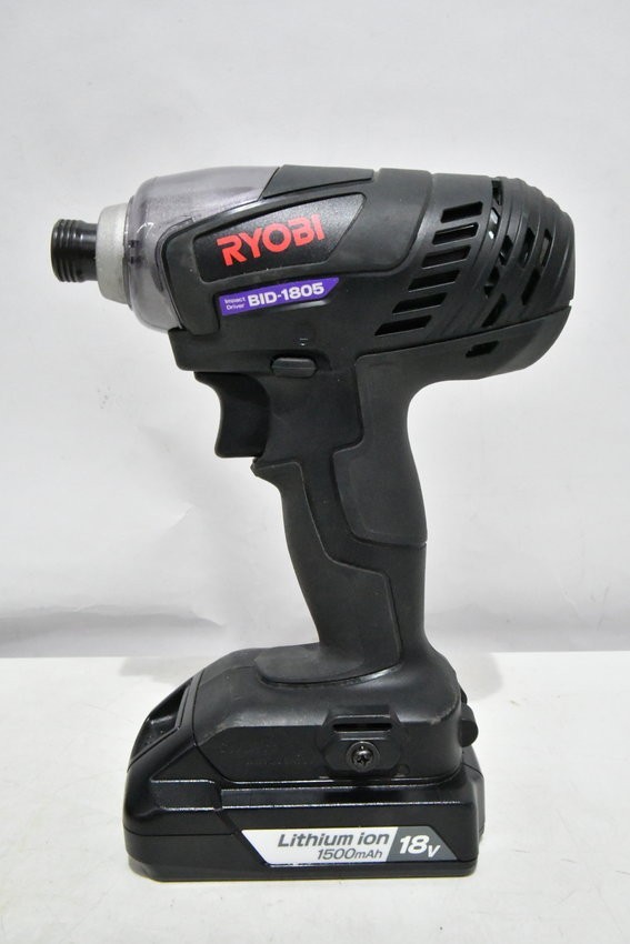 B863H 098 RYOBI リョービ 充電式インパクトドライバ 18V BID-1805 B-1815LA バッテリ ケース付き_画像2