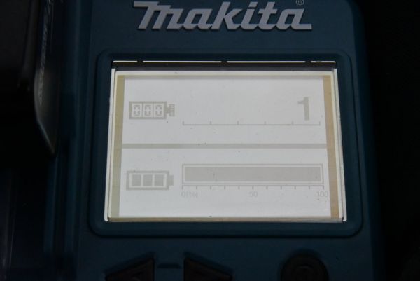 B892H 098 美品 makita マキタ 18V インパクトドライバ TD173DRGX バッテリ ×2個 充電器 ケース付き BL1860B DC18RF_画像10