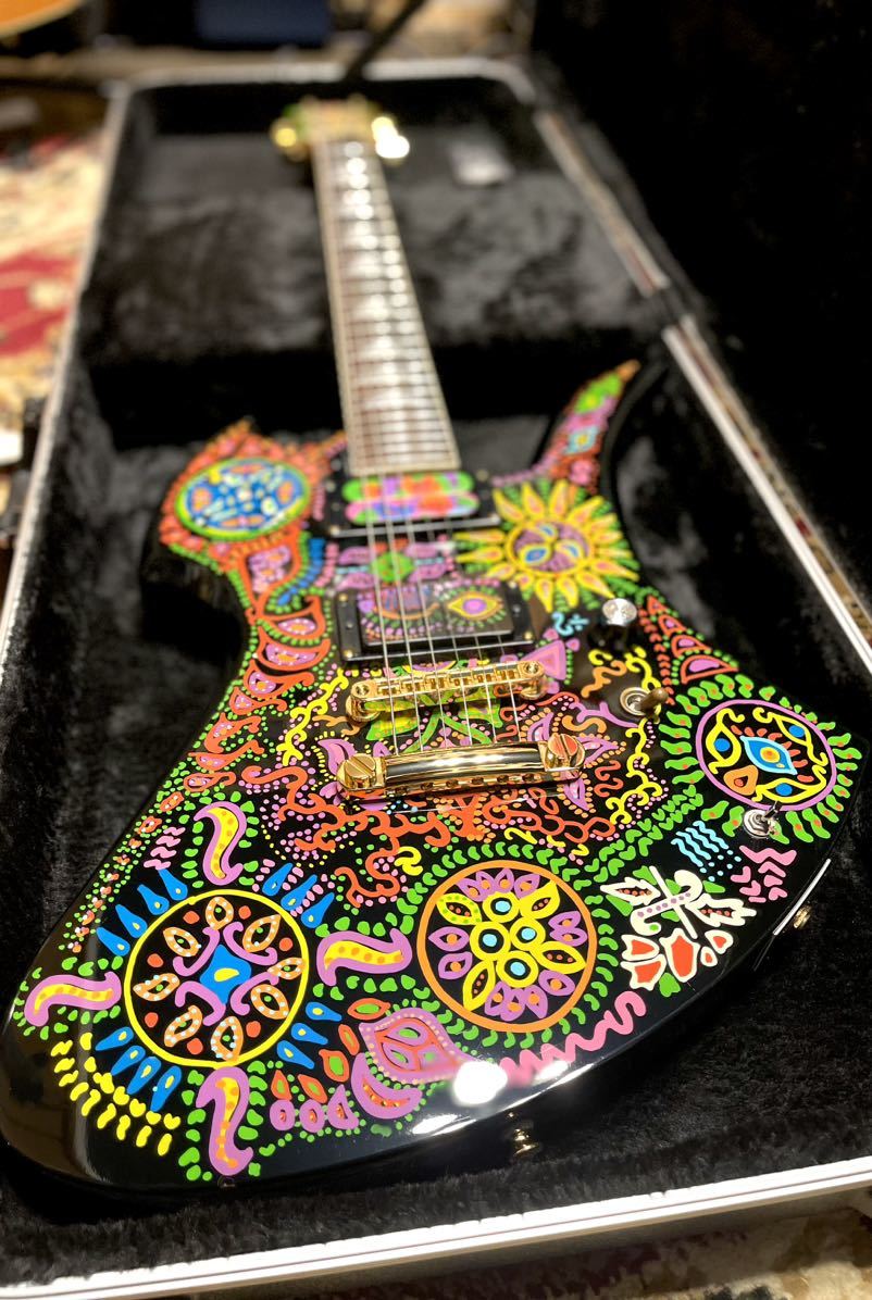hide ギター/FERNANDES/Burny MG-165X/サイケ/美品/ハードケース hide ギター/FERNANDES/Burny MG-165X/サイケ/美品/ハードケース