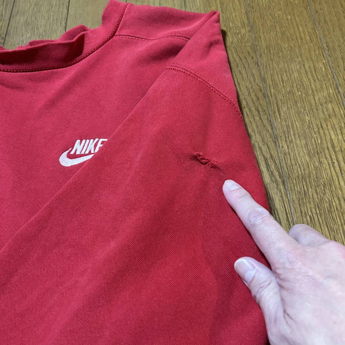 USA製Lサイズ！NIKE ナイキ 古着スウェット 赤 刺繍ロゴ 白タグ ヴィンテージ 首ヨレ袖穴ダメージ 要サイズ状態確認！