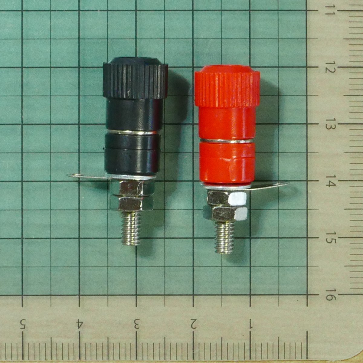 ターミナル 赤黒セット パネル側径7.5mm (径4mmバナナプラグ差込可 実験用端子 ラグ端子 電源 スピーカー)_画像3
