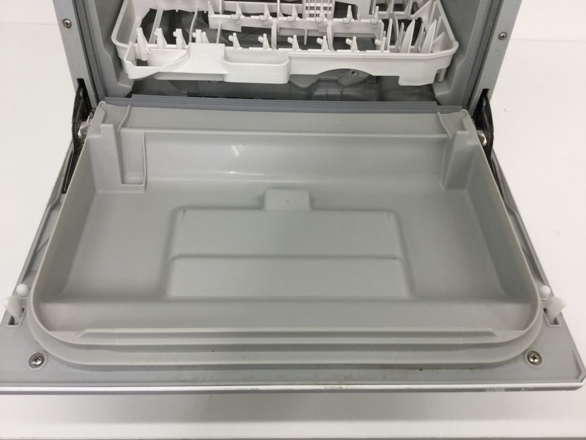 ●営AD462-140　Panasonic パナソニック 食器洗い乾燥機 NP-TCM4-W プチ食洗機 2019年製_画像8