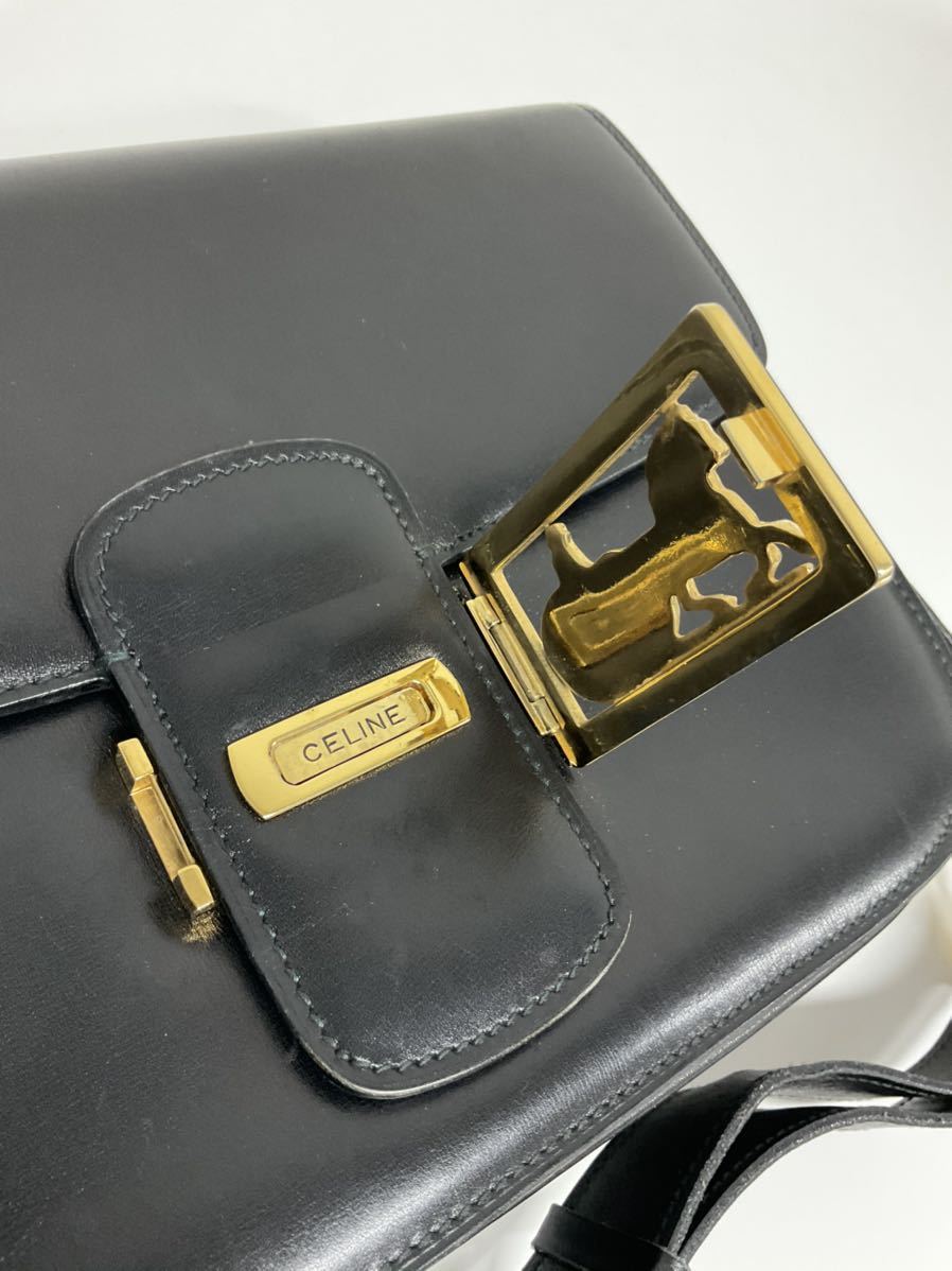 SKT196-60◆CELINE セリーヌ 馬車金具 ヴィンテージ ブラック ゴールド ショルダーバッグ 袋あり_画像3