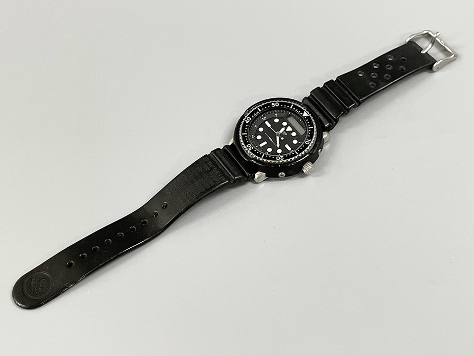 SEIKO セイコー H558-5000 ダイバーモデル 不動 修理前提品 デジアナ文字盤 3針 メンズ クオーツ 腕時計_画像8