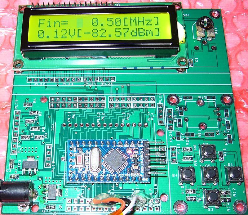 R374 _ 500K～500MHz(1GHz) 受信電界強度 RF信号パワー検出 dBm 直読 RFディジタルパワーメーター キット_下限周波数表示例です。