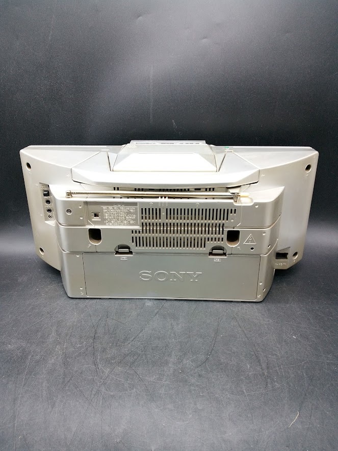 〇 ソニー CDラジカセ ZS-D55 一部動作確認ジャンク品 /SONY /MEGA BASS /CD /カセット /AM /FM _画像7