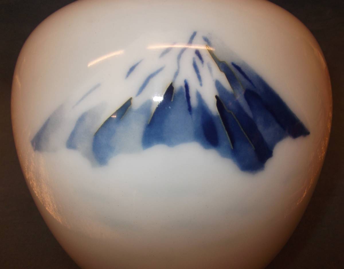 七宝花瓶・霊峰富士山・雲海に富士の図〈銀の有線七宝〉状態良好・無疵完品_山の峰々を走る銀泉有り