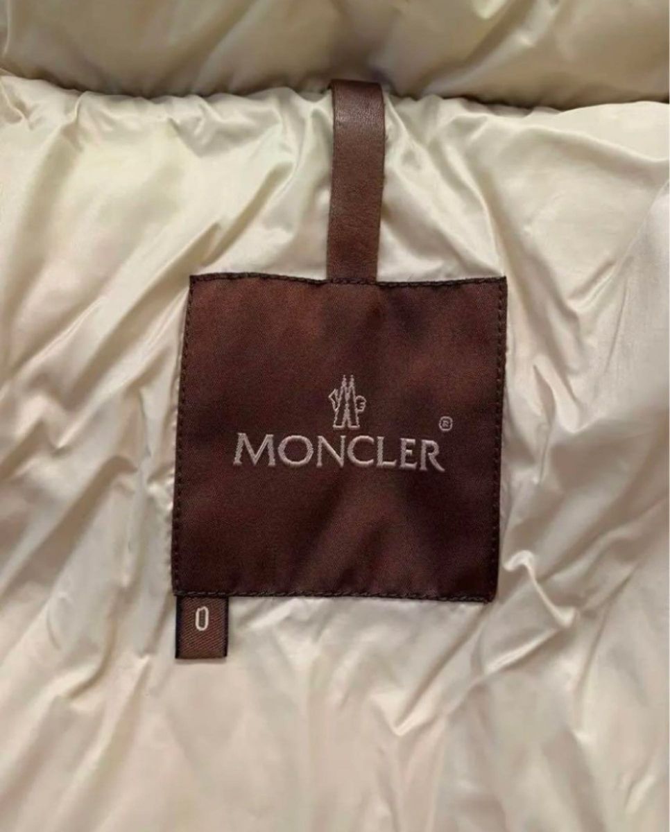 Moncler モンクレール ダウンジャケット