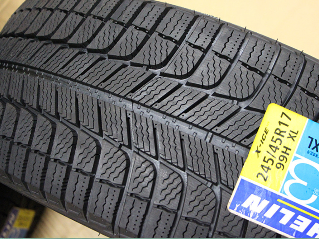 B17 ミシュラン MICHELIN X-ICE XI3 3 245/45R17 99H XL 新品 4本 ベンツ W212 Eクラス E500 GT-R R32 R33 アウディ A4 A6 TT BMW 540i_画像4