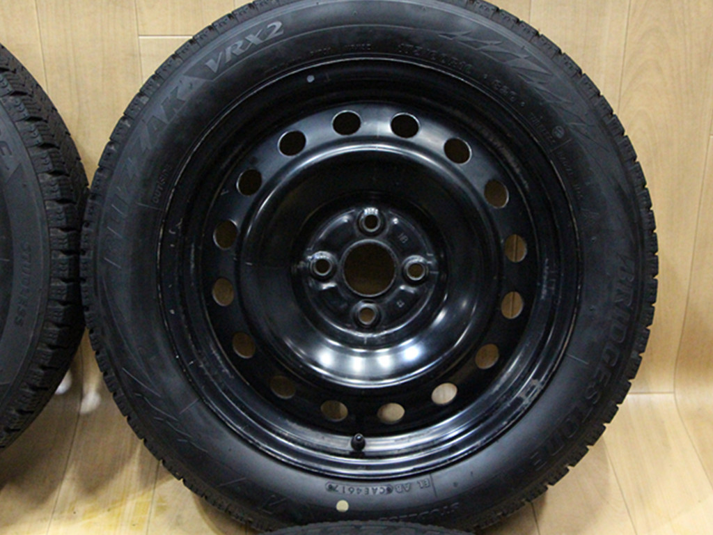 A653 トヨタ 純正 ラクティス 16X5.5J+39 PCD100 ブリヂストン ブリザック VRX 2 VRX2 175/60R16 アクア カローラ アクシオ スパシオ 山梨_画像2