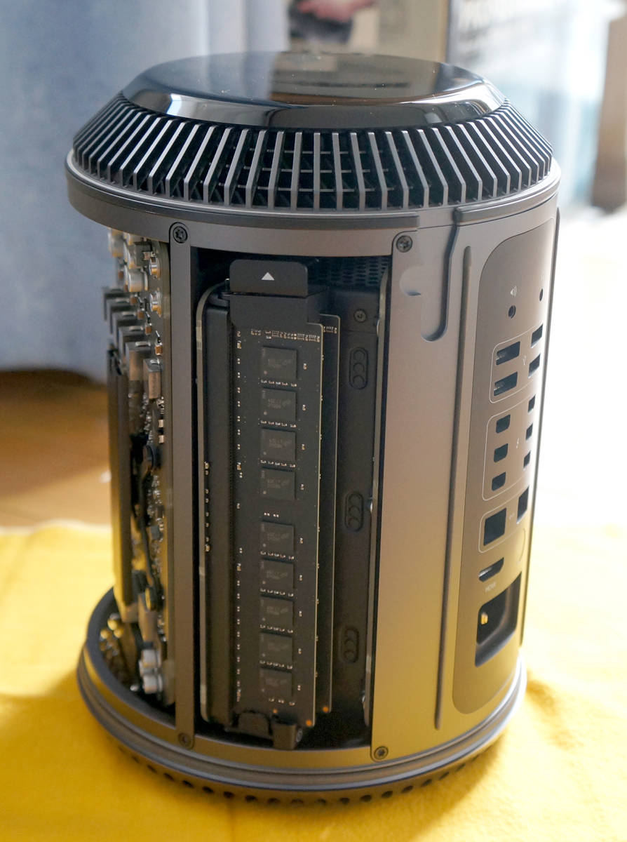 Mac Pro Late2013(製造は2018年4月) 3 5Ghz 6コア メモリ32GB Mac Pro Late2013(製造は2018年4月) 3 5Ghz 6コア メモリ32GB