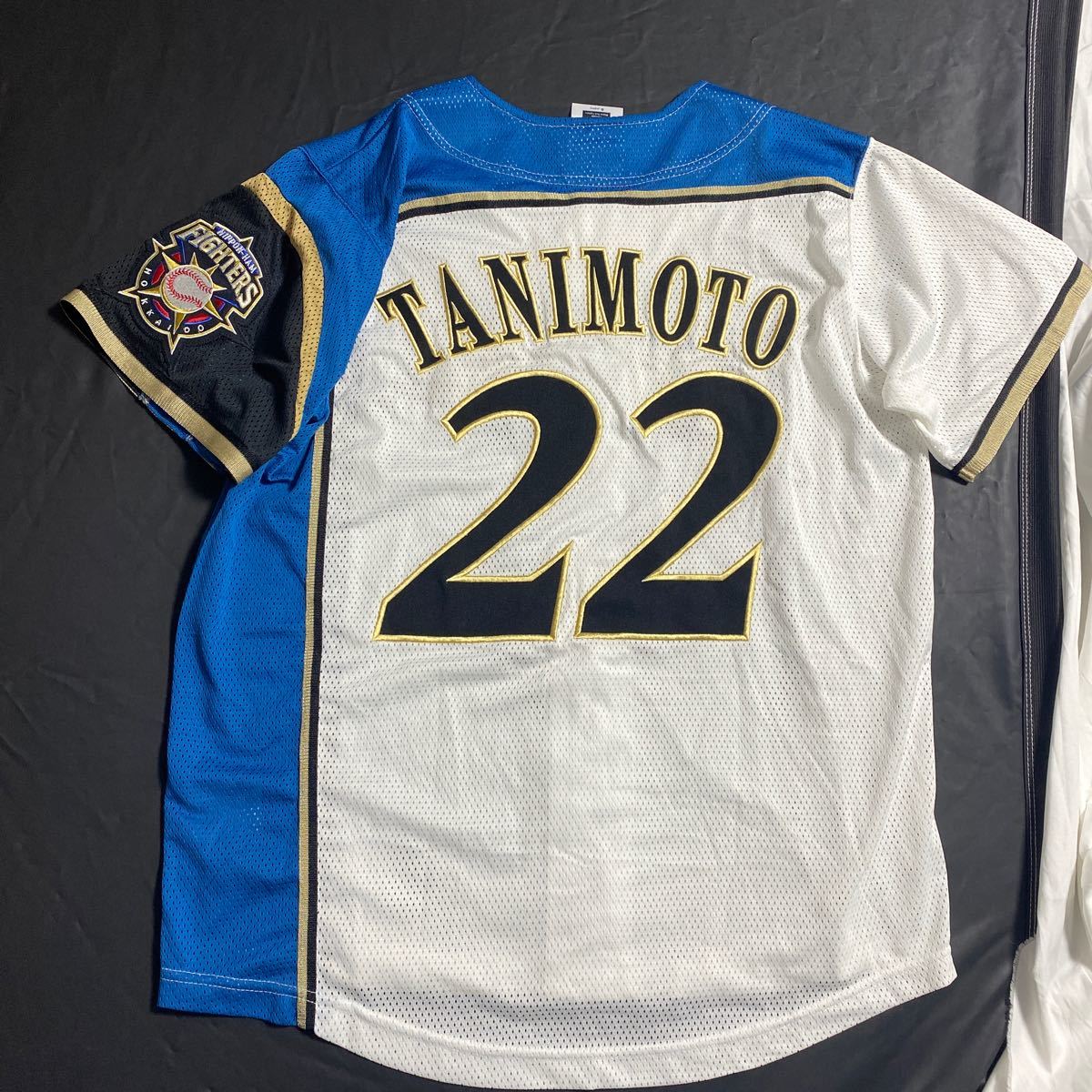 セール 即決1円 未使用【オフィシャル】北海道日本ハムファイターズ TANIMOTO #22 応援ユニフォーム メッシュ Sサイズ ポリエステル_画像1