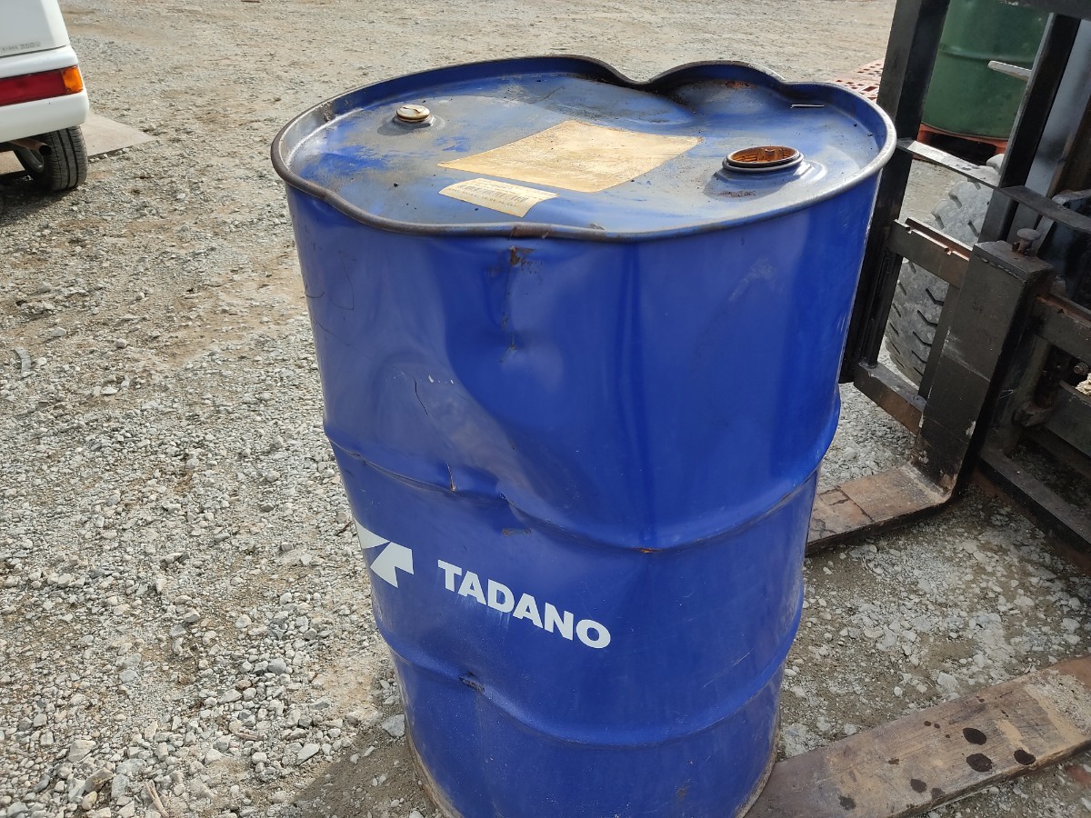 タダノクレーン作動油　ドラム缶200ｌドラム缶凹みあり　在庫品　確認可能です_画像1