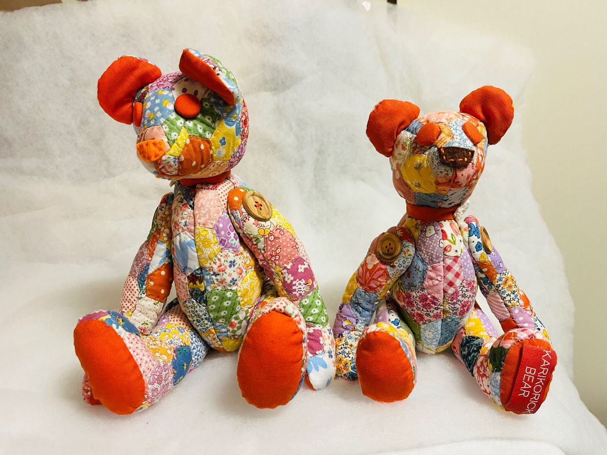 KARIKORICK BEARのマルチカラー ヘキサゴンパッチワークキルトの KARIKORICK BEARのマルチカラー ヘキサゴンパッチワークキルトの