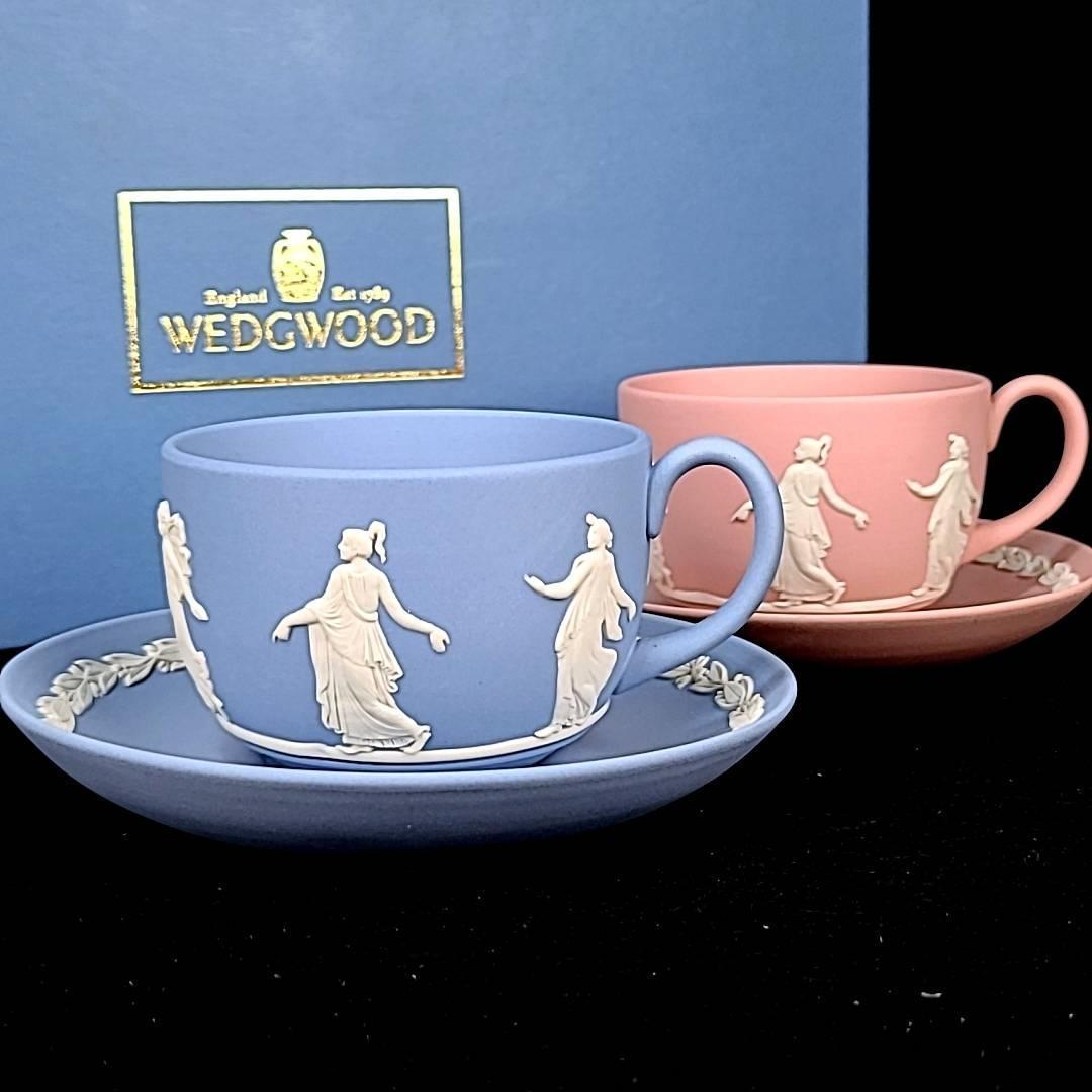 □美品 ◆ ウェッジウッド　WEDGWOOD ジャスパー ダンシングアワー カップ&ソーサー　ペア　2客 ピンク　ペールブルー 箱つき