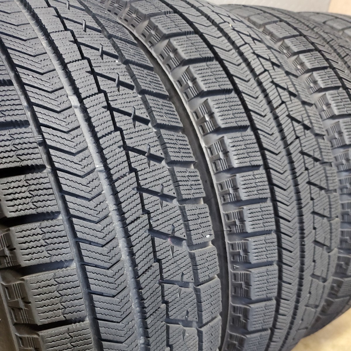 【お買い得商品】BRIDGESTONE ブリヂストン BLIZZAK ブリザック VRX 195/65R15 91Q 19年製 スタッドレスタイヤ4本 残溝約7.8ミリ N59_画像2