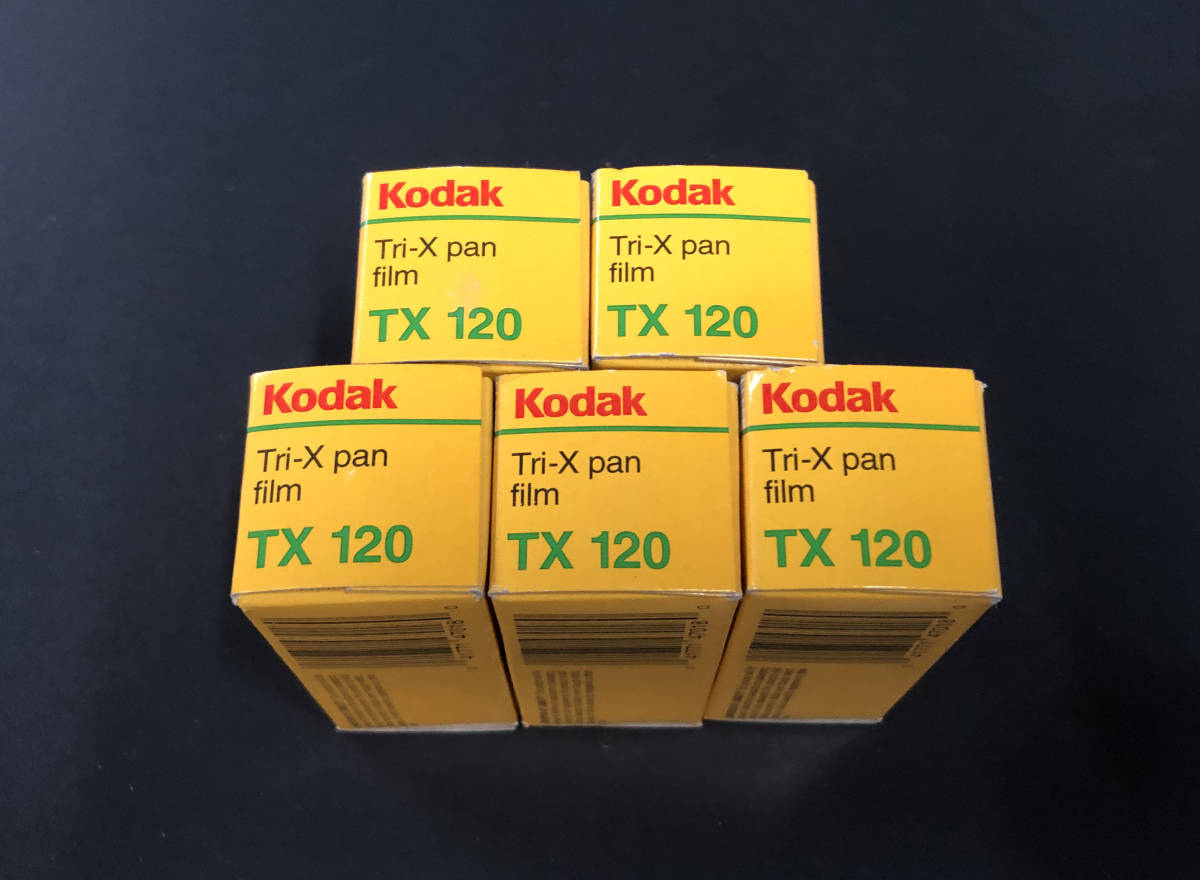 Kodak TX 120 Tri-X pan 黒白ネガフィルム　ブローニー　5本　未開封　期限切れ　_画像2