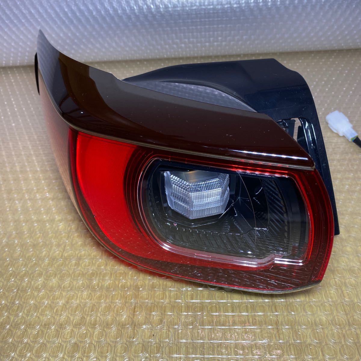 ★中古　良品　後期 LED KFEP CX-5左右　フルセット　テールライト W6908 打刻:０ 現行 新型 KF2P KF5P 純正マツダ w6725★_画像6