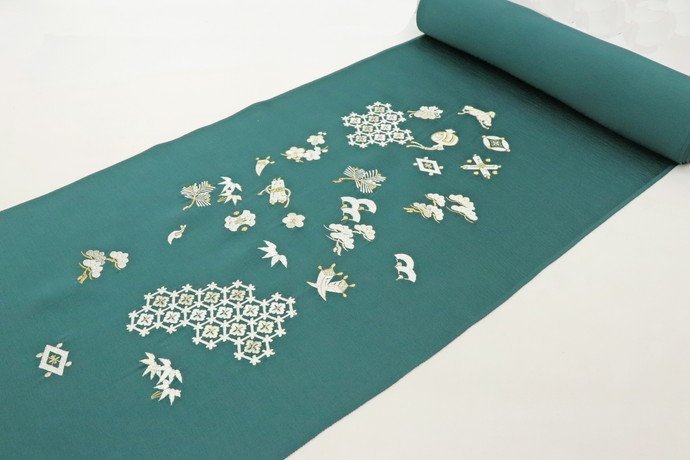 inagoya【究極の刺繍シリーズ】★数量限定新入荷★美品◇最高峰の逸品◇総刺繍柄 紋意匠【附下】正絹 着尺 反物 未仕立て y2896db_画像1