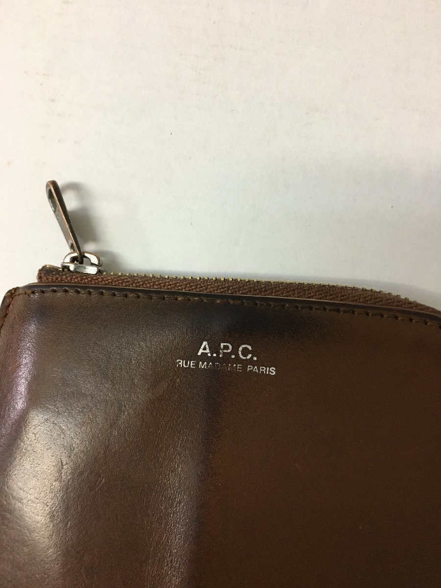 ◆A.P.C APC アーペーセー ラウンドジップ レザー　財布 ウォレット　ロゴ入り 茶系 タグ付き_画像2