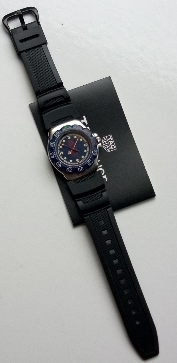 人気モデル【TAGHEUER】タグホイヤー　フォミュラー1　プロフェッショナル　200Mダイバー　SS　3針デイトクォーツ　メンズ　(稼働中古品)　_画像9