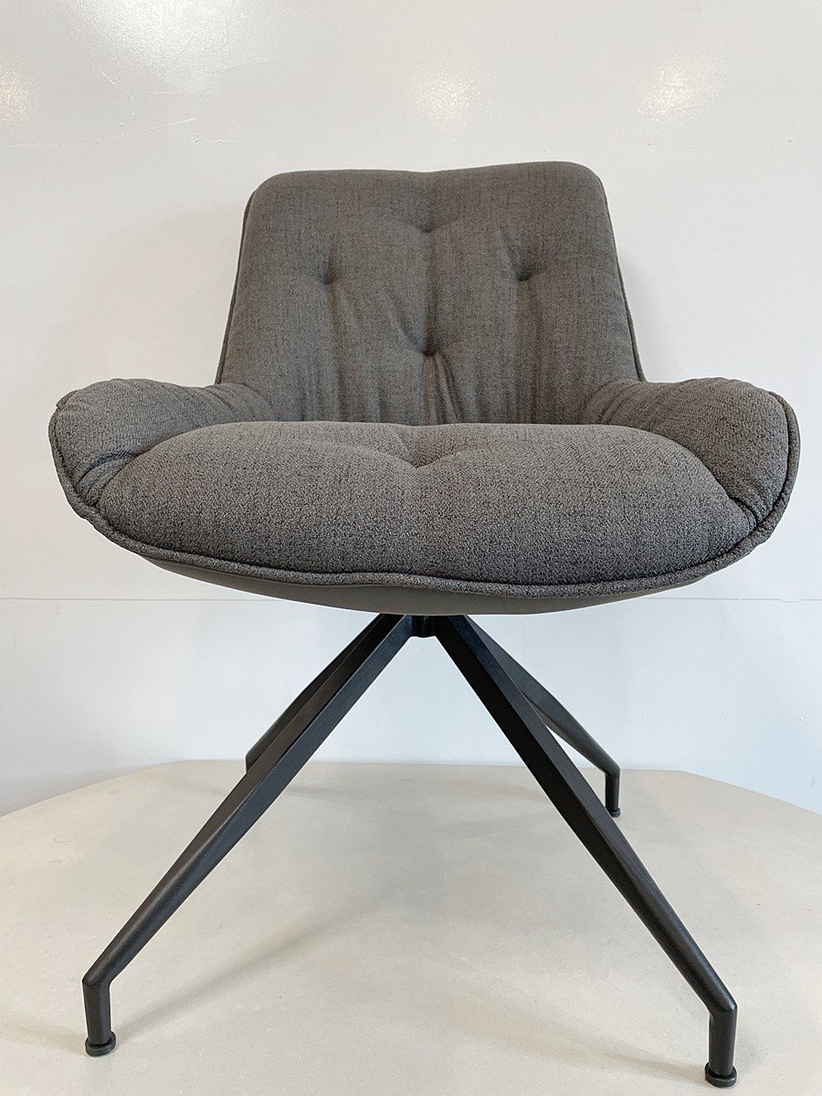 大阪】 moda en casa モーダ・エン・カーサ OSKAR chair 大阪】 moda en casa モーダ・エン・カーサ OSKAR chair