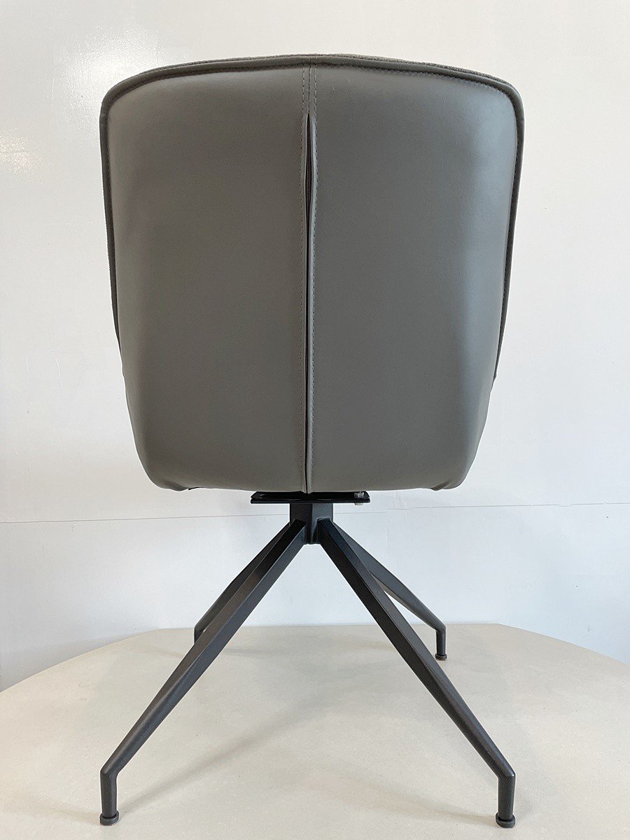 大阪】 moda en casa モーダ・エン・カーサ OSKAR chair 大阪】 moda en casa モーダ・エン・カーサ OSKAR chair