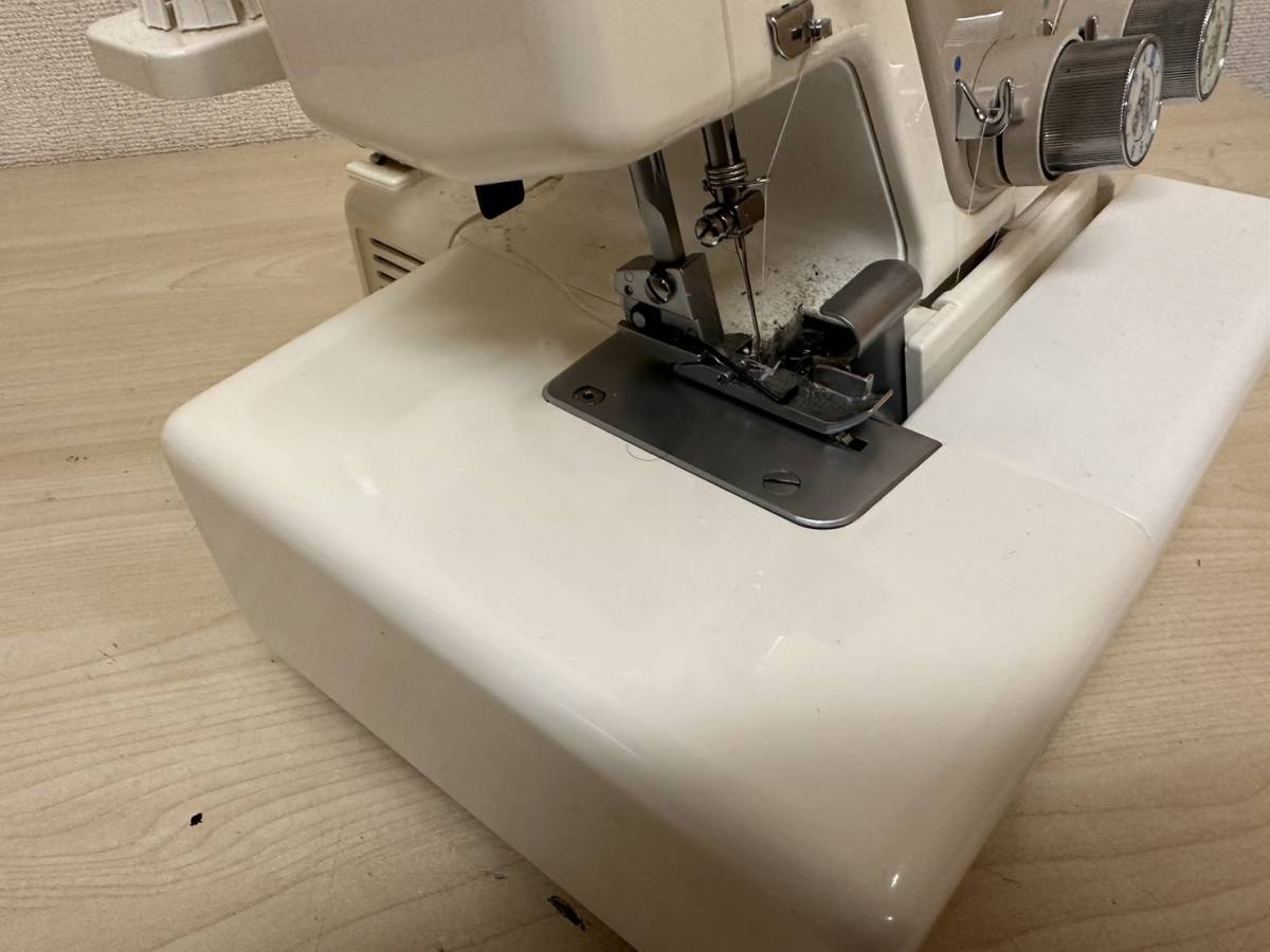 J323-T12-965 JANOME ジャノメ ロックミシン MY LOCK203S MODEL784型 専用ケース付 ペダル・取扱説明書あり 通電確認済_画像6