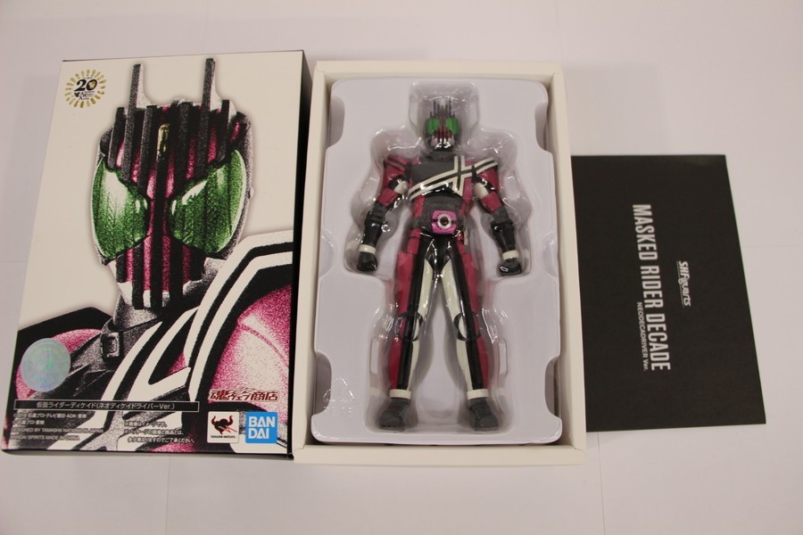 061 s7219 バンダイ 魂ウェブ商店 S.H.Figuarts 真骨彫製法 仮面ライダーディケイド ネオディケイドライバーVer. 開封品_画像1