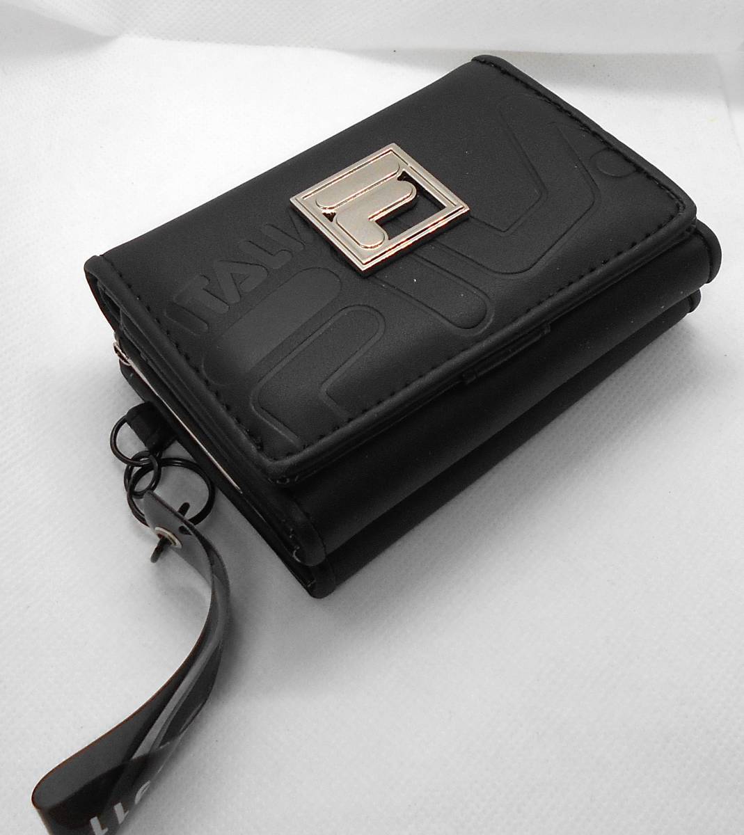 【新品】FILA　レディース　三つ折り財布　コンパクト　ブラック　がま口_画像4