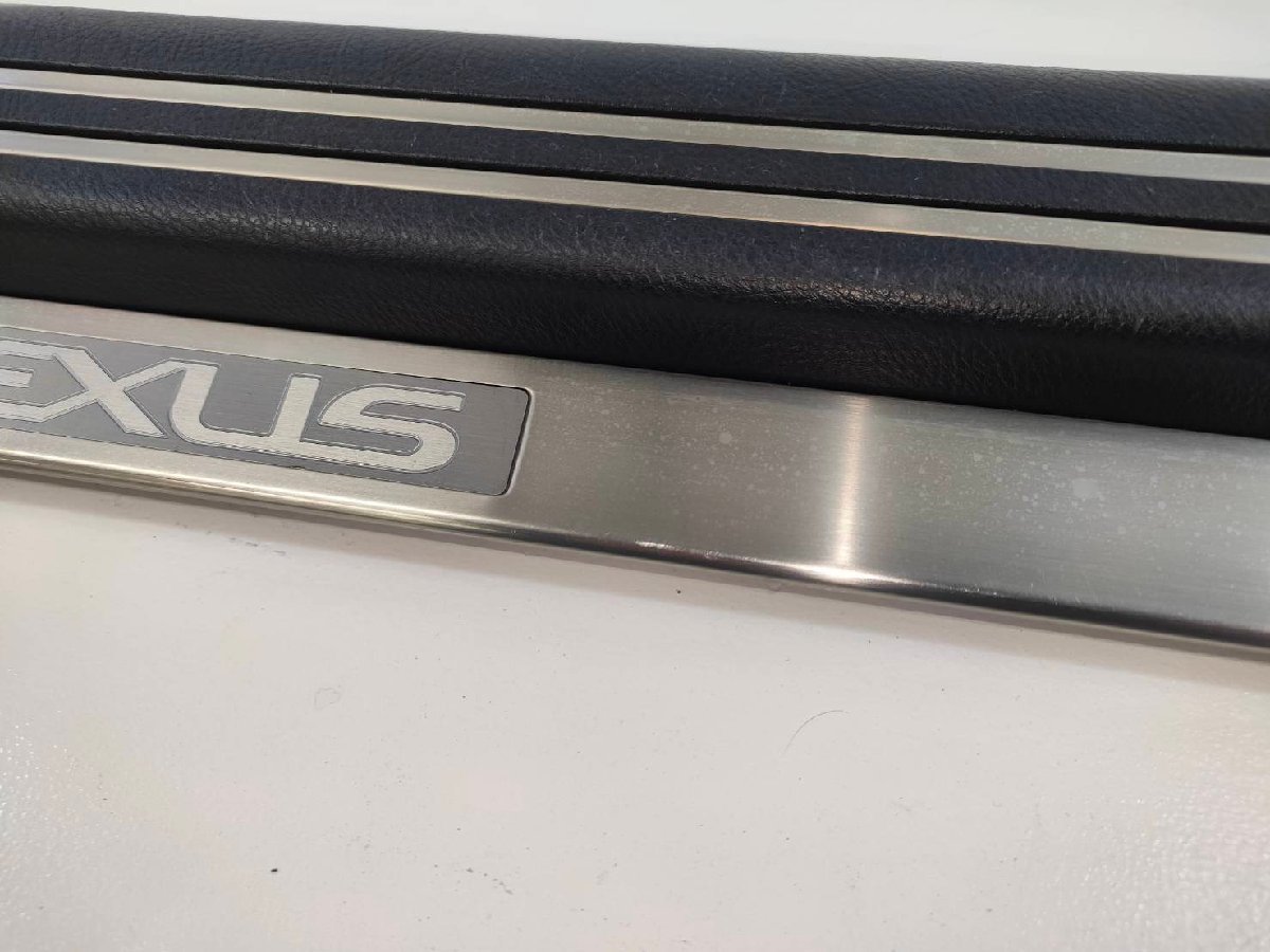 LEXUS UVF46 LS600 バージョンUZ 後期 スカッフプレート 1台分　　　　　　　　　　　　　　　2302755 2J2-2 　友_キズがあります。