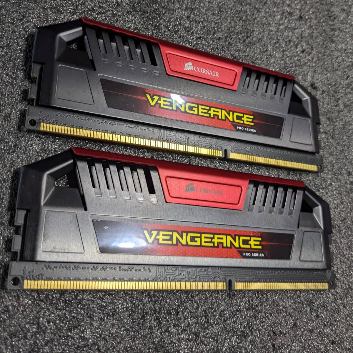 【中古】DDR3メモリ 8GB(4GB2枚組) Corsair VENGEANCE PRO SERIES CMY8GX3M2A2666C124 [DDR3-2666 PC3-21300]