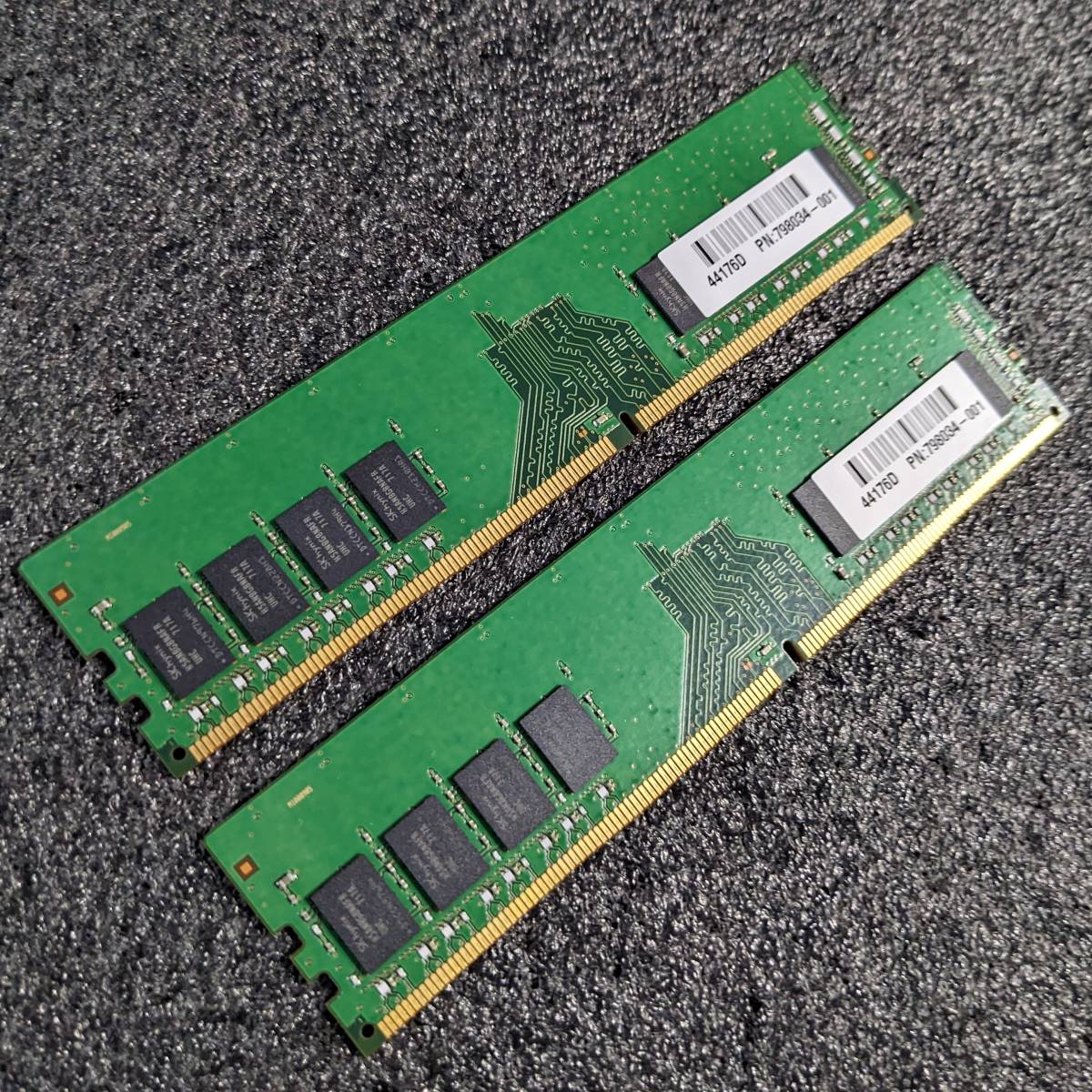 【中古】DDR4メモリ 16GB(8GB2枚組) SK hynix HMA81GU6AFR8N [DDR4-2400 PC4-19200]_画像4