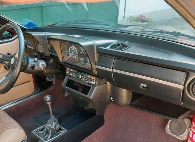アルファロメオ アルフェッタ GT 1975-1979年 ダッシュボードマット/ダッシュボードカバー/ダッシュマット/ダッシュカバー/防眩/反射軽減_対象車両ダッシュボード形状