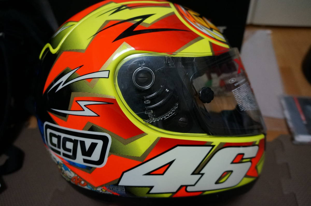 agv X-VENT バレンティーノ ロッシ 選手 レプリカ ヘルメット 未使用品 内装修理済 洗浄済み Valentino Rossi 2001 スモークシールド付 _画像2